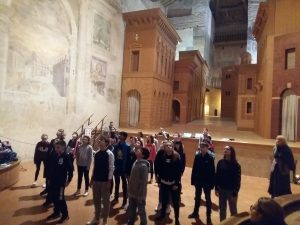 (Italiano) Studenti che esplorano il teatro all'Antica di Sabbioneta